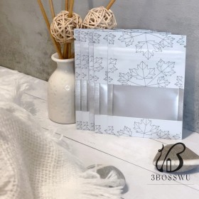 1656小工具-7*10cm夾鏈袋｜牛皮錠狀分裝夾鏈袋｜分裝袋｜適用於膠囊錠狀分裝 | 白色楓葉款 | 可容納尺寸:5.5 x 5.5 cm | 優惠50張$100